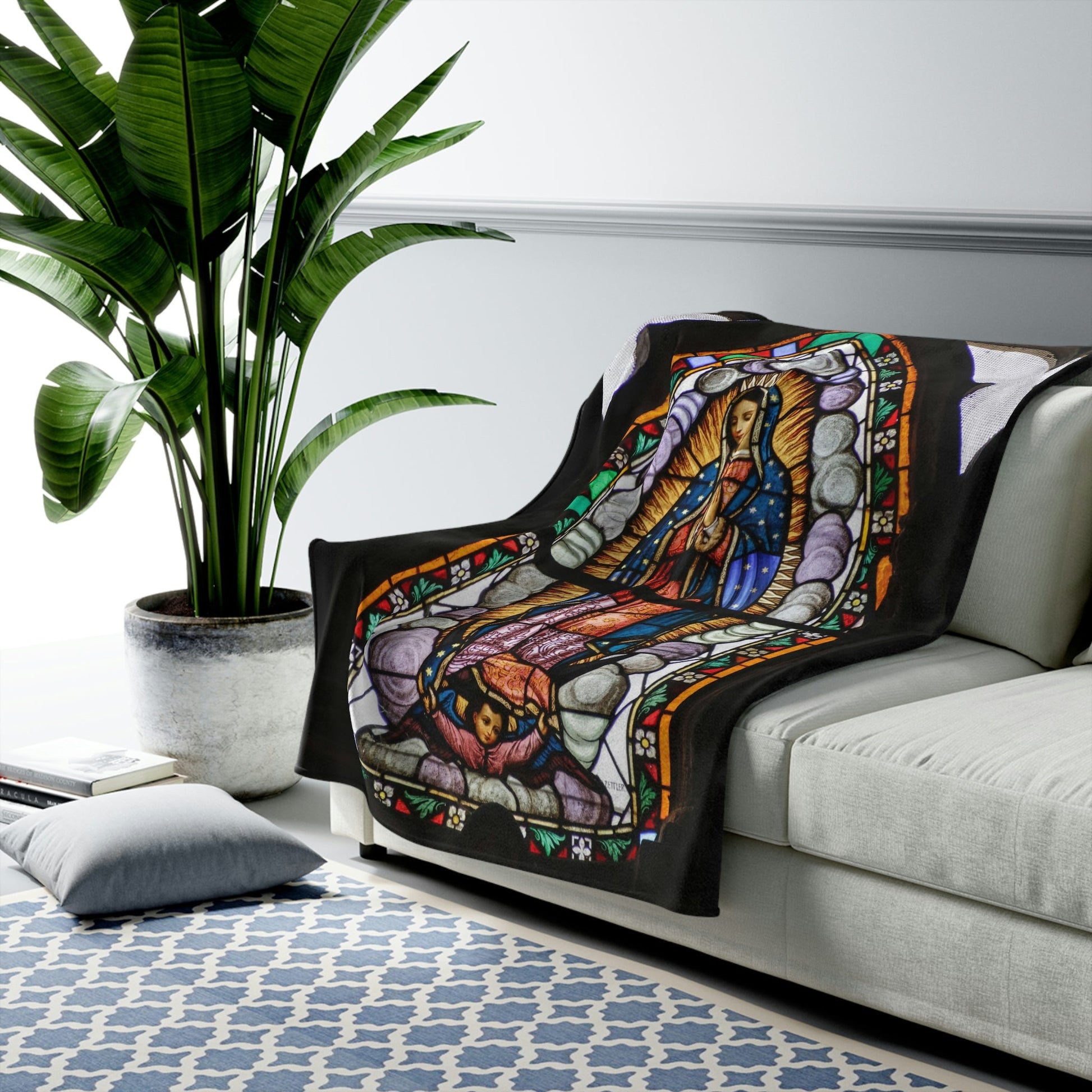 Manta de felpa de terciopelo - Velveteen Plush Blanket - Our Lady of Guadalupe, also known as the Virgen of Guadalupe - Mexico - Catholicism - Green Forest Home