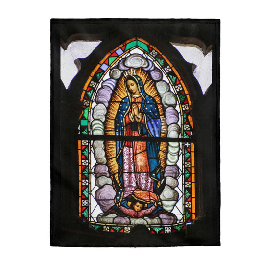 Manta de felpa de terciopelo - Velveteen Plush Blanket - Our Lady of Guadalupe, also known as the Virgen of Guadalupe - Mexico - Catholicism - Green Forest Home
